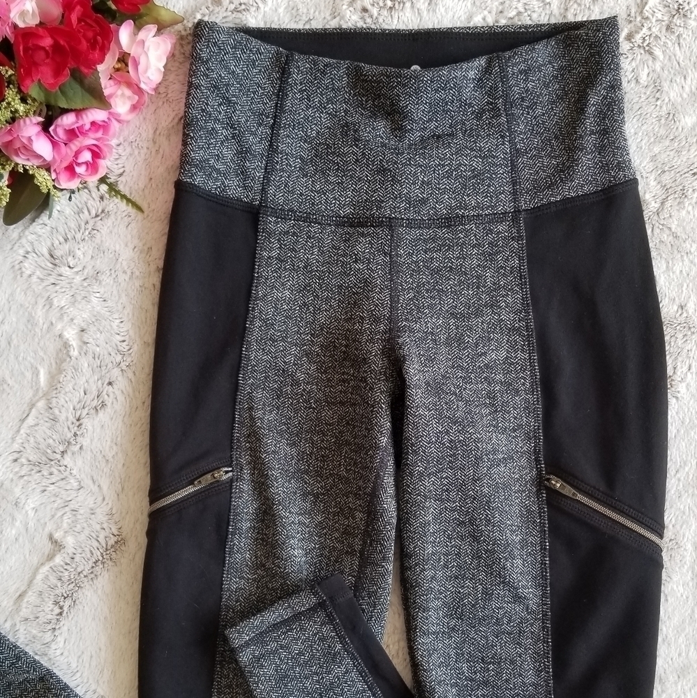 Athleta Gray Black Siding‎ Zipper Accent Thick Waist Leggings Size XXS